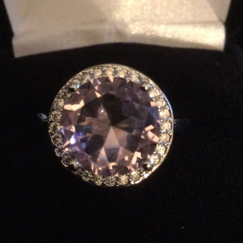 Romantic Pink Kunzite Quartz Ring with Halo - Picture 10 of 10
